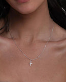 Colar Feminino Crucifixo Cravejado Pequeno