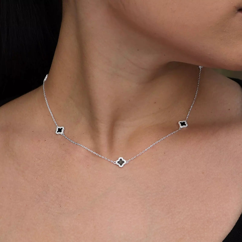 Colar Trevo Cravejado Preto Feminino de Prata